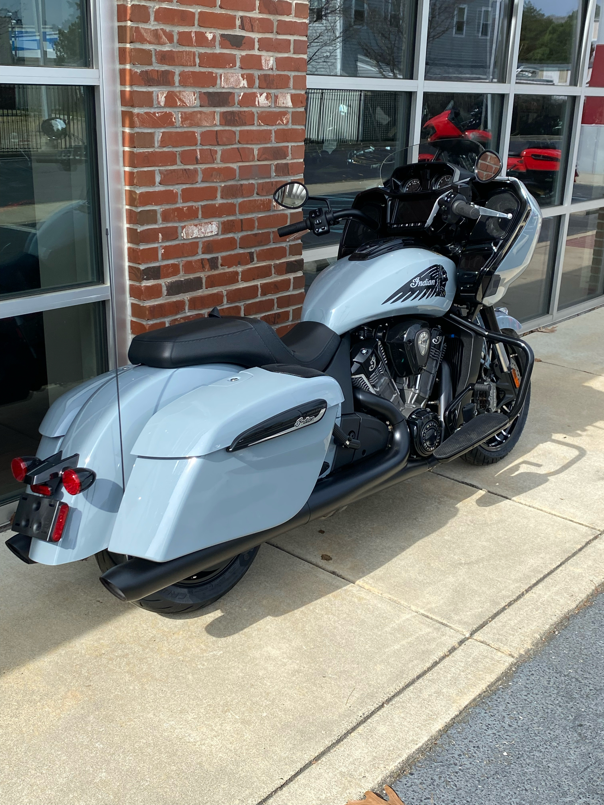 2024 Indian Motorcycle Challenger® Dark Horse® Icon with PowerBand Audio Package in Newport News, Virginia - Photo 4