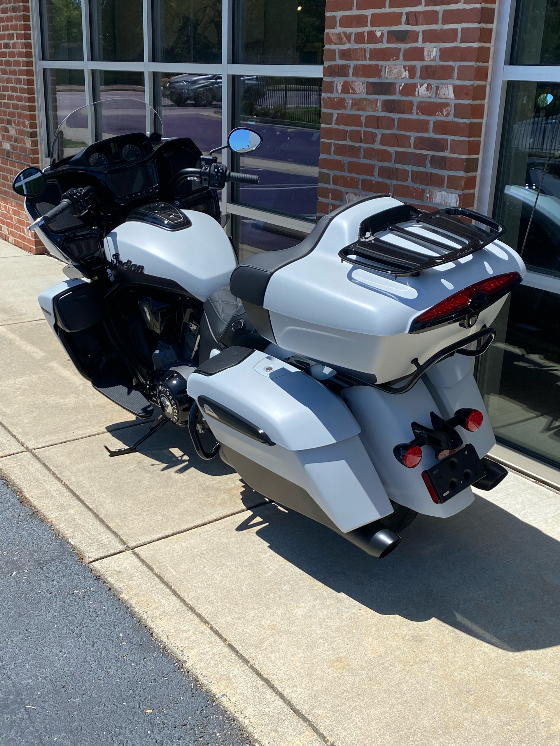 2024 Indian Motorcycle Pursuit® Dark Horse® Icon with PowerBand Audio Package in Newport News, Virginia - Photo 4