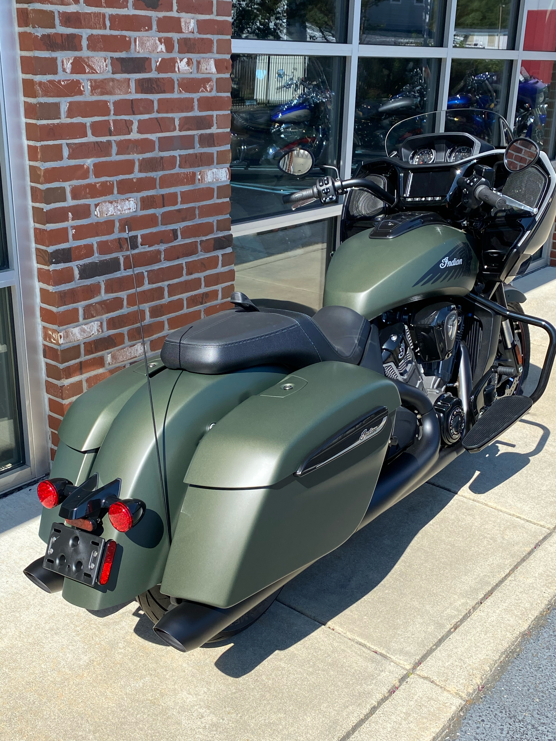 2023 Indian Motorcycle Challenger® Dark Horse® Icon in Newport News, Virginia - Photo 4