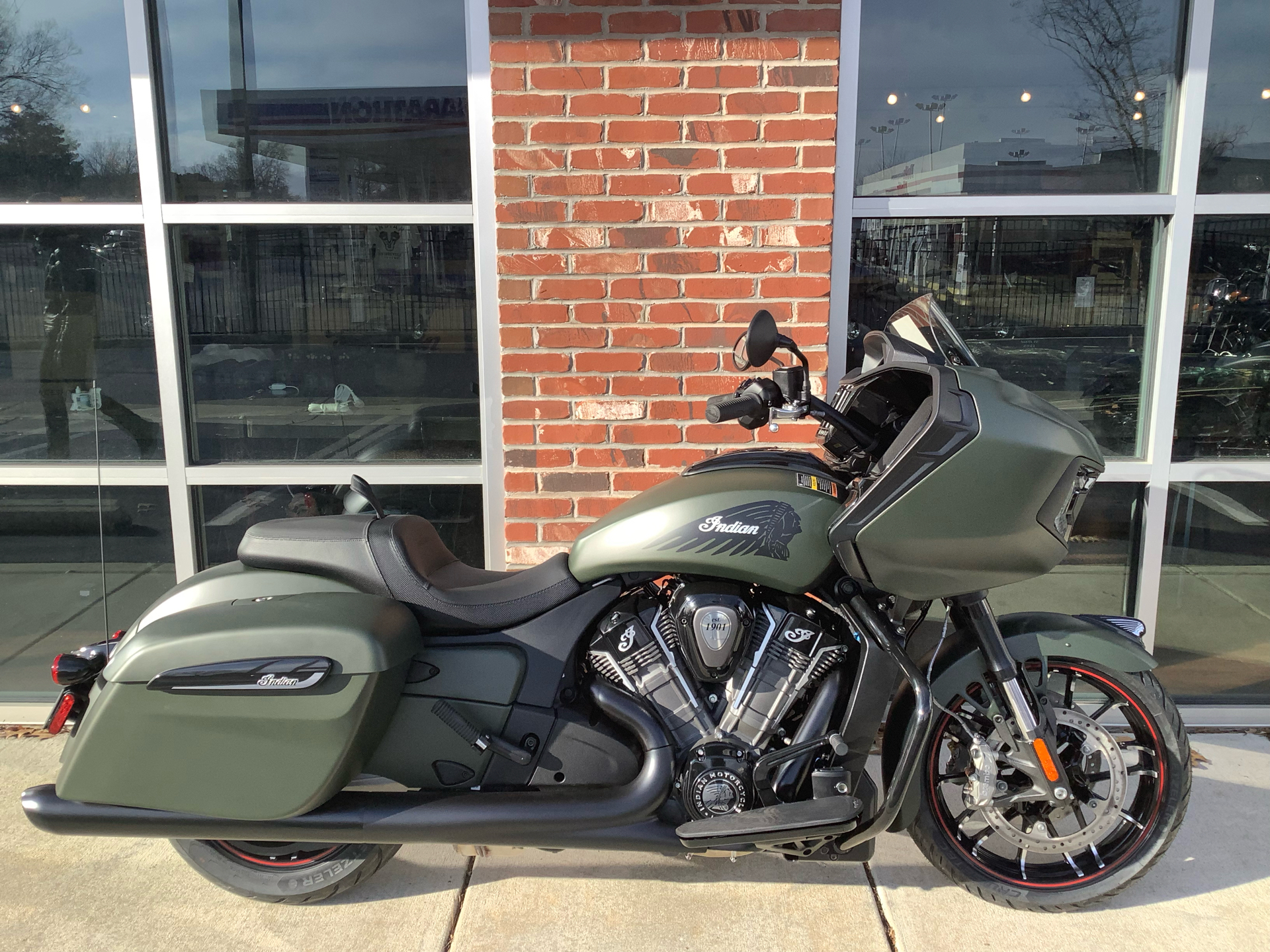 2023 Indian Motorcycle Challenger® Dark Horse® Icon in Newport News, Virginia - Photo 1