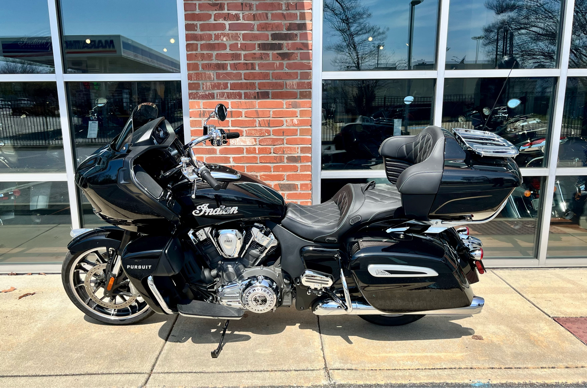 2023 Indian Motorcycle Pursuit® Limited with Premium Package in Newport News, Virginia - Photo 2