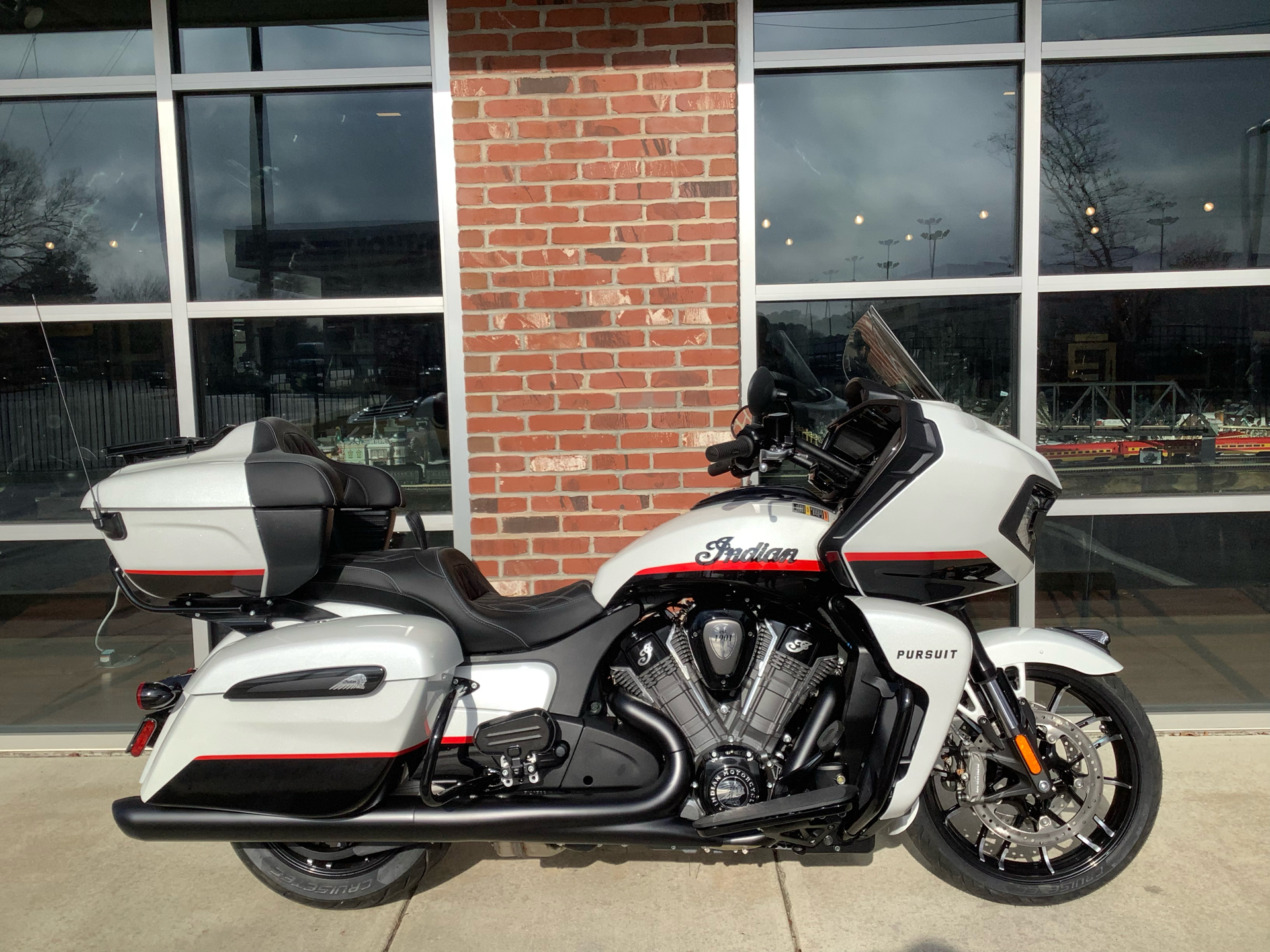 2022 Indian Motorcycle Pursuit® Dark Horse® Icon with Premium Package in Newport News, Virginia - Photo 1