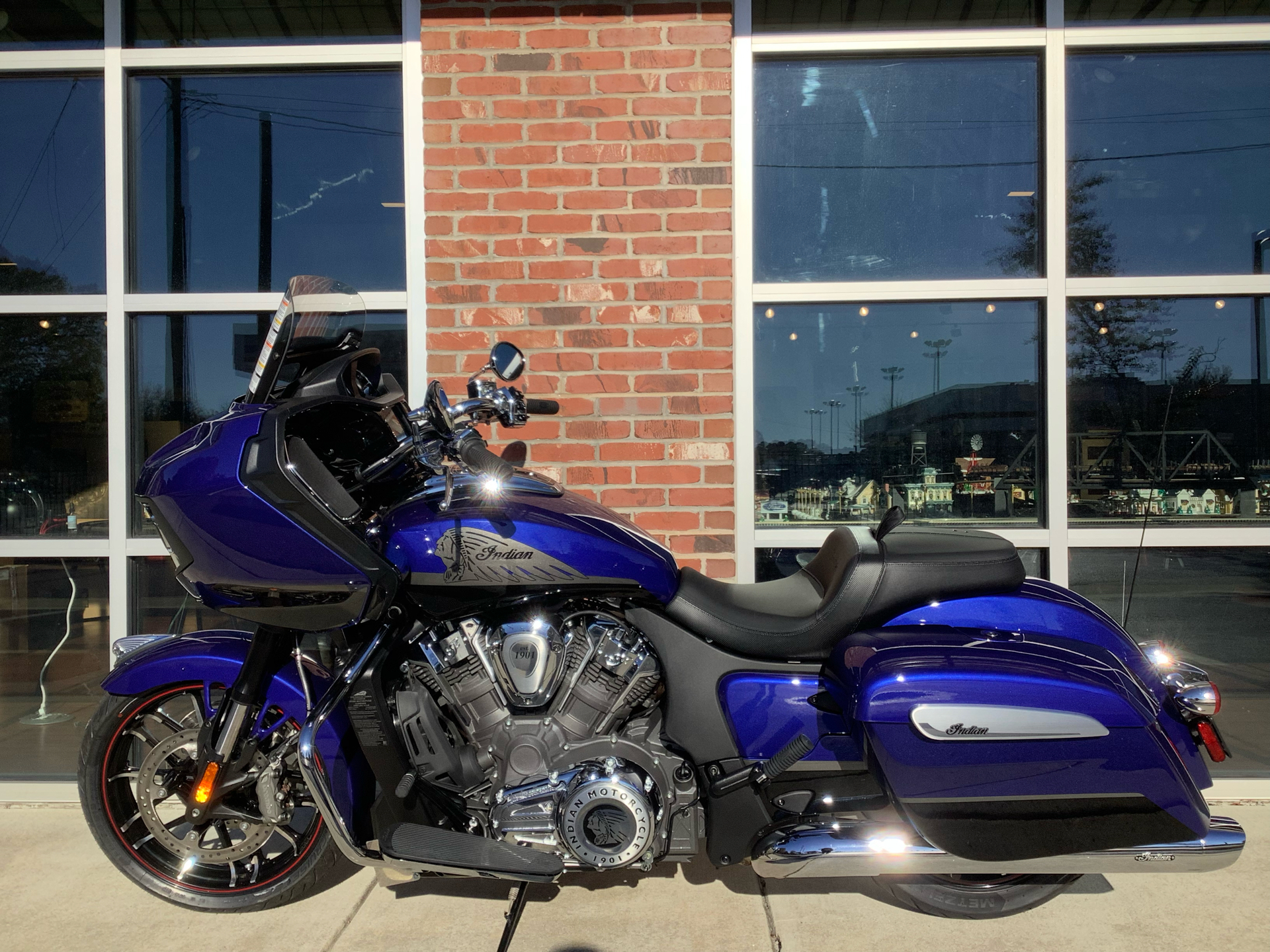 2022 Indian Motorcycle Challenger® Limited in Newport News, Virginia - Photo 2