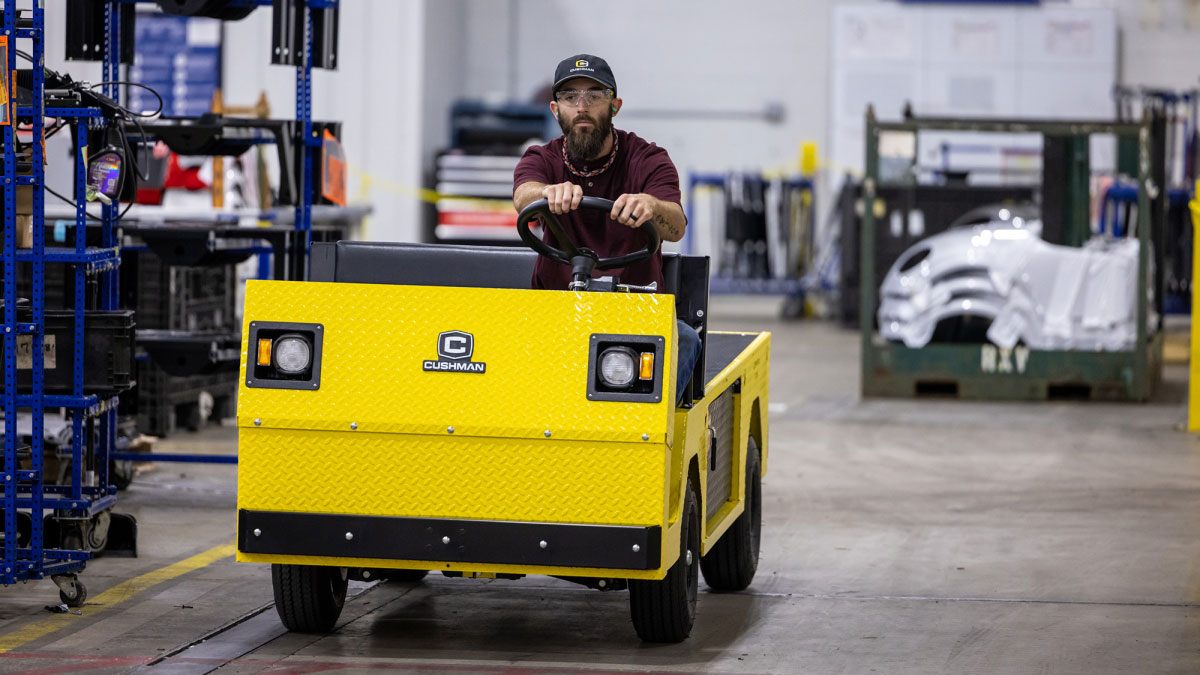 2024 Cushman Titan XD 48V 4-Passenger Electric in Jackson, Tennessee - Photo 2