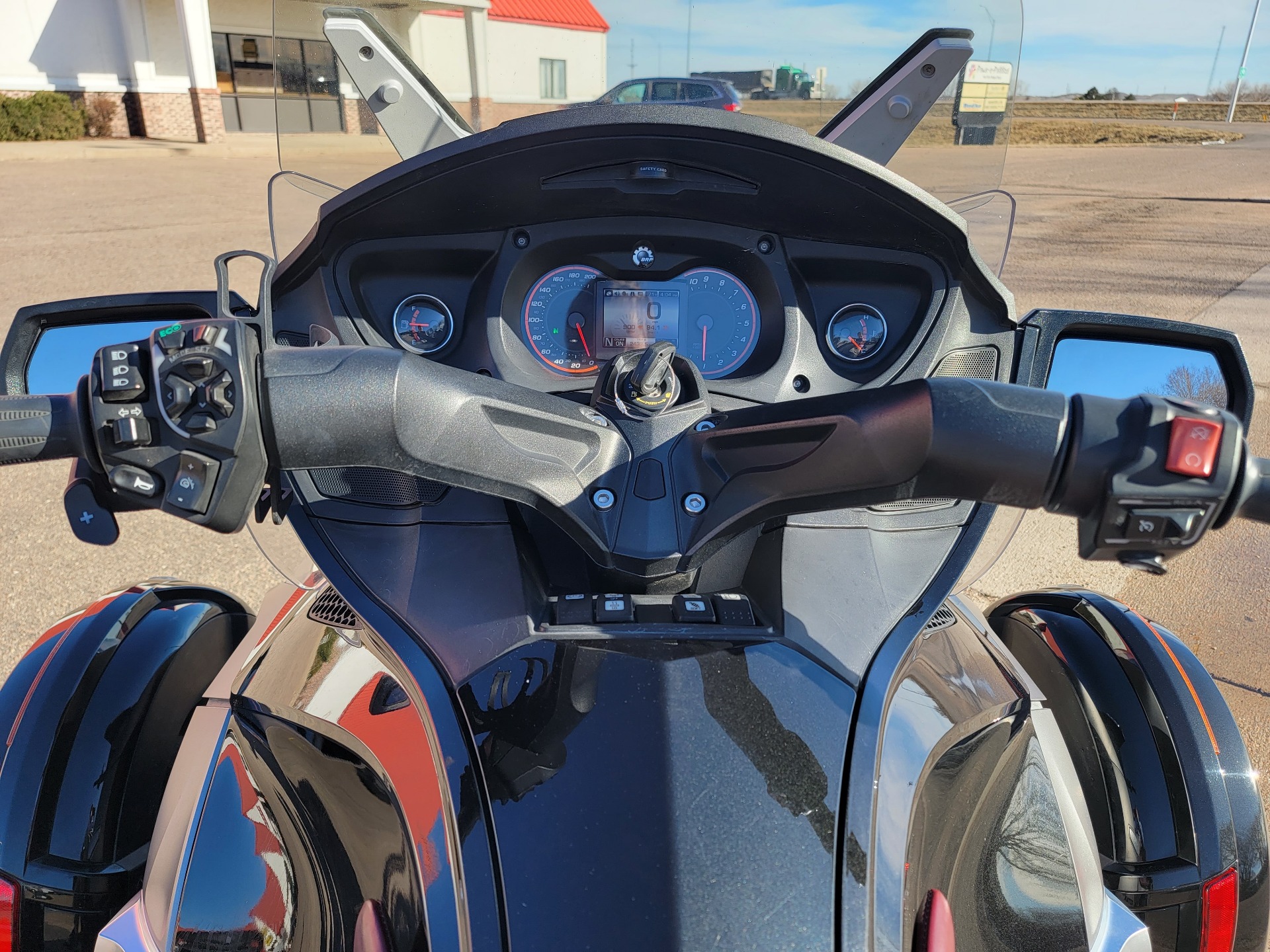 2015 Can-Am Spyder® RT-S Special Series SE6 in North Platte, Nebraska - Photo 7