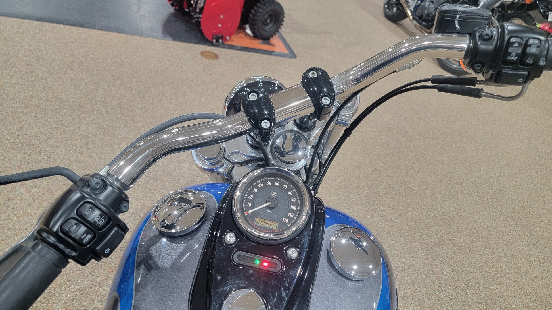2014 Harley-Davidson Dyna® Wide Glide® in North Platte, Nebraska - Photo 4
