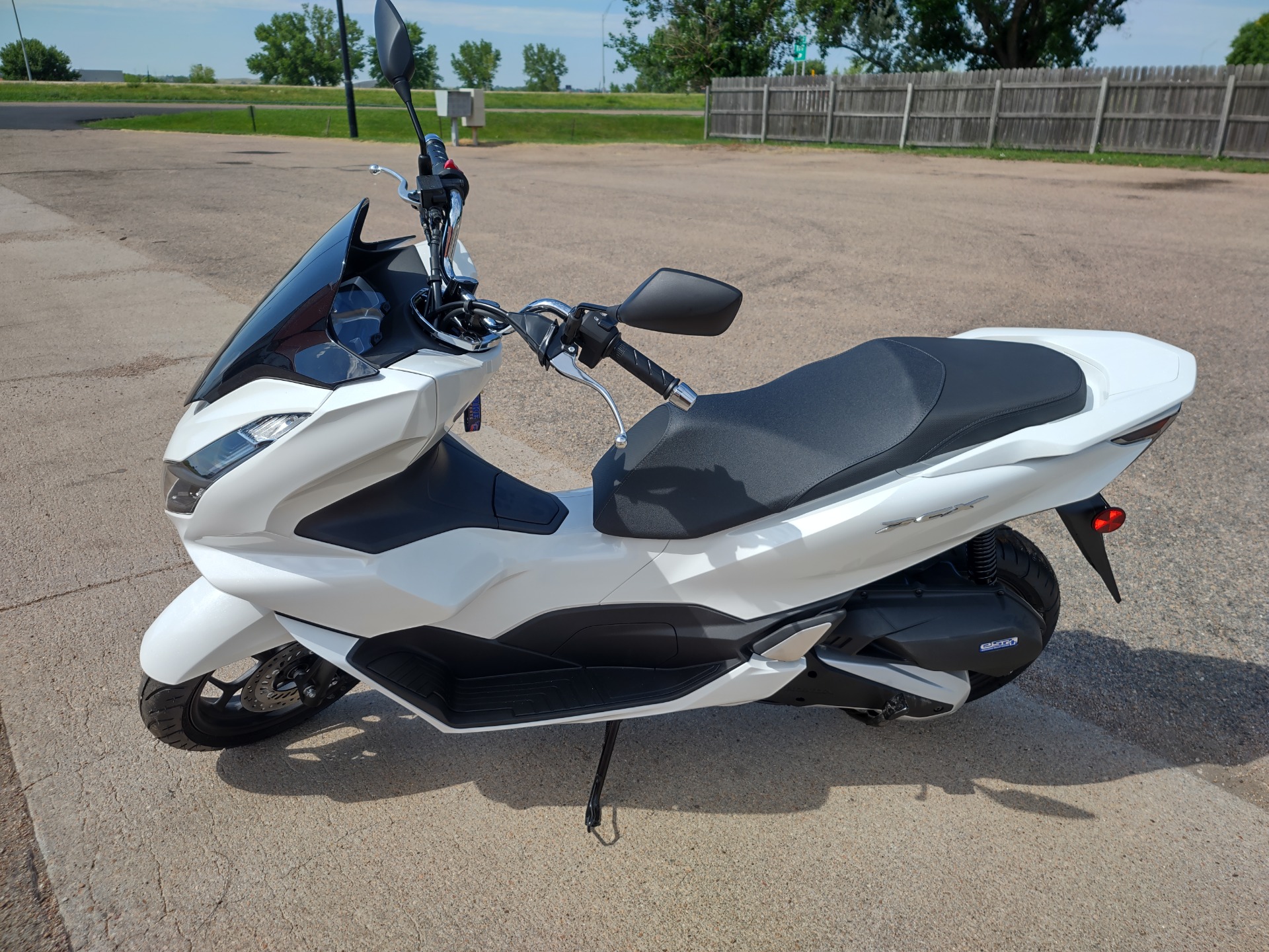 2022 Honda PCX150 in North Platte, Nebraska - Photo 2