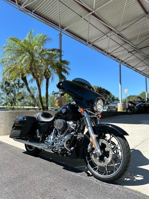 2023 Harley-Davidson Street Glide® Special in Sanford, Florida - Photo 2