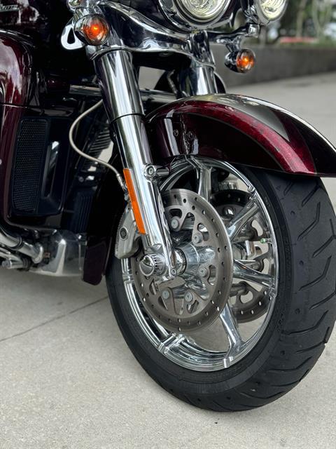 2015 Harley-Davidson CVO™ Limited in Sanford, Florida - Photo 3