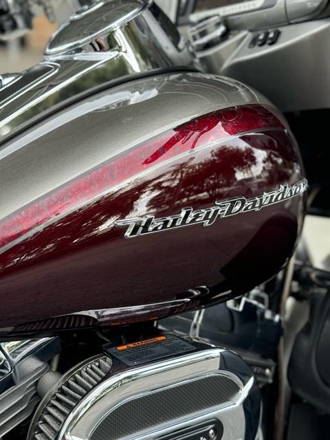 2015 Harley-Davidson CVO™ Limited in Sanford, Florida - Photo 5