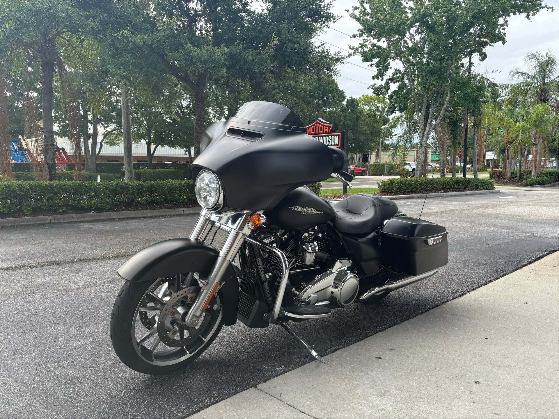 2020 Harley-Davidson Street Glide® in Sanford, Florida - Photo 3