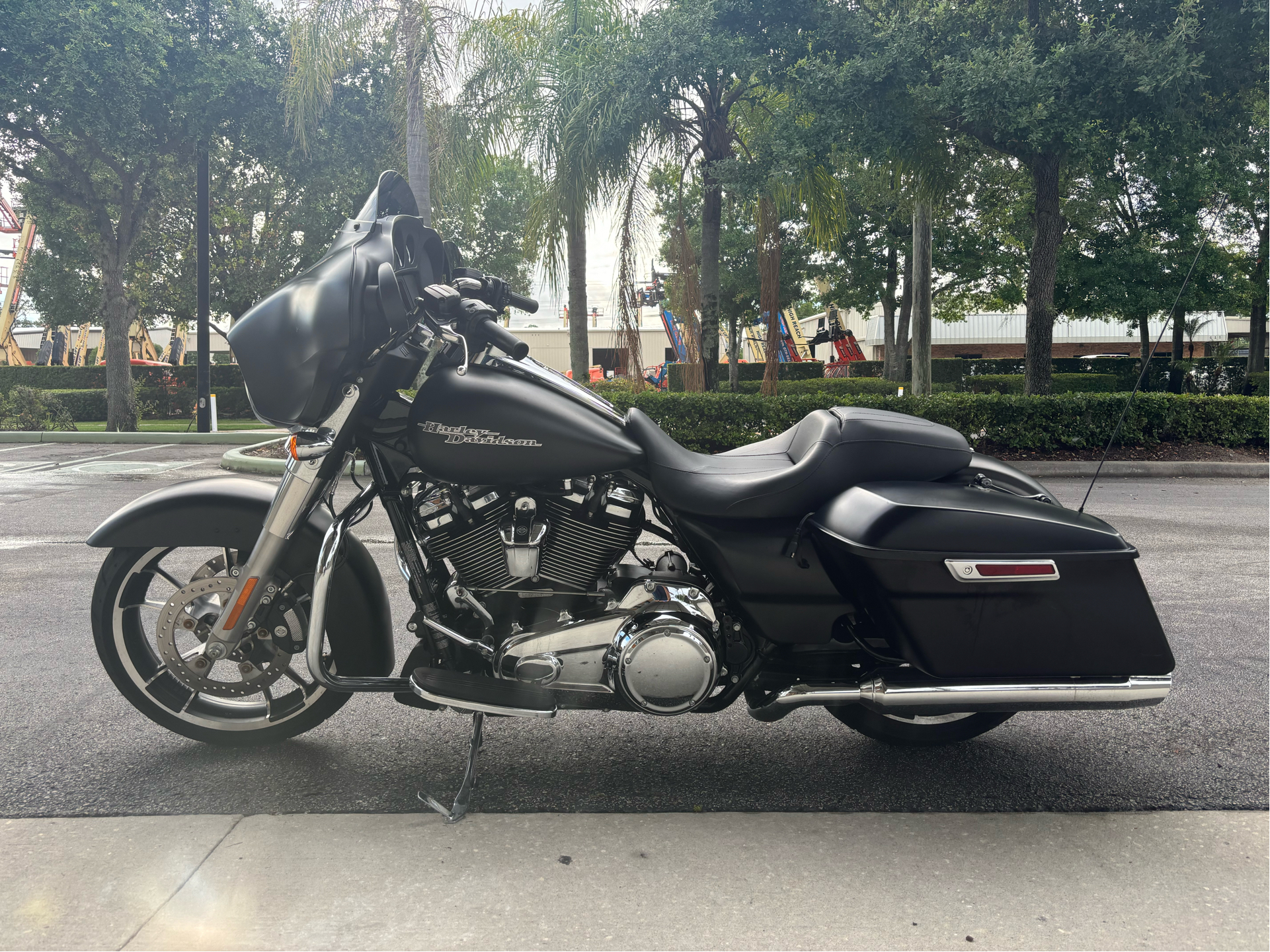 2020 Harley-Davidson Street Glide® in Sanford, Florida - Photo 4