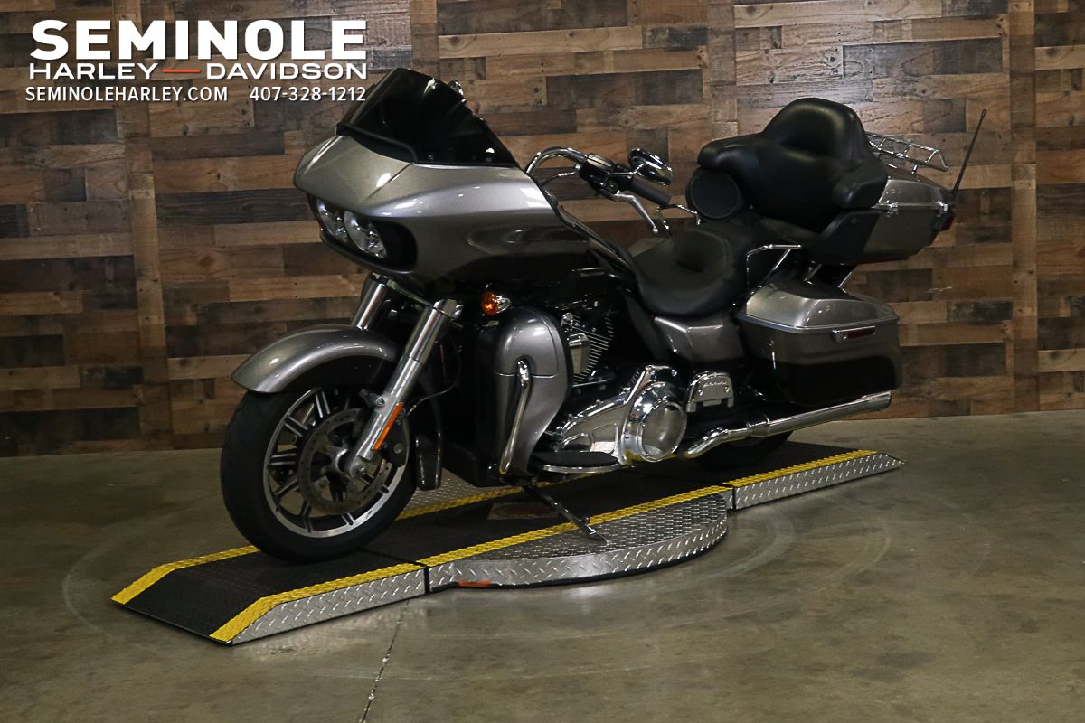 2016 Harley-Davidson Road Glide® Ultra in Sanford, Florida - Photo 4