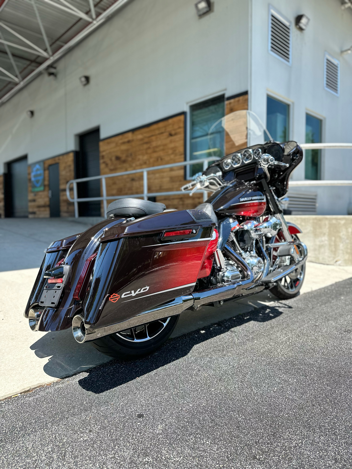 2021 Harley-Davidson CVO™ Street Glide® in Sanford, Florida - Photo 3