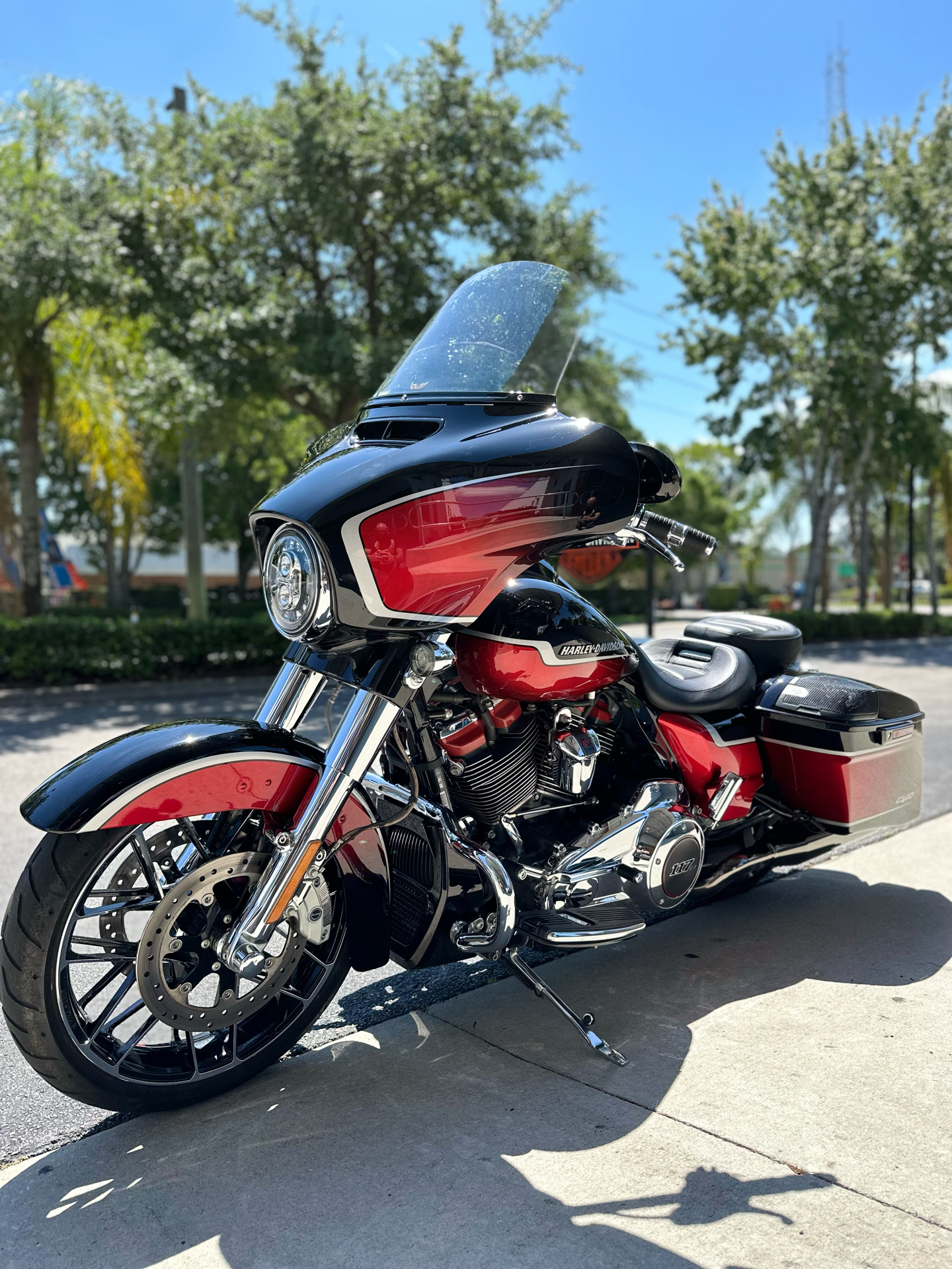 2021 Harley-Davidson CVO™ Street Glide® in Sanford, Florida - Photo 5