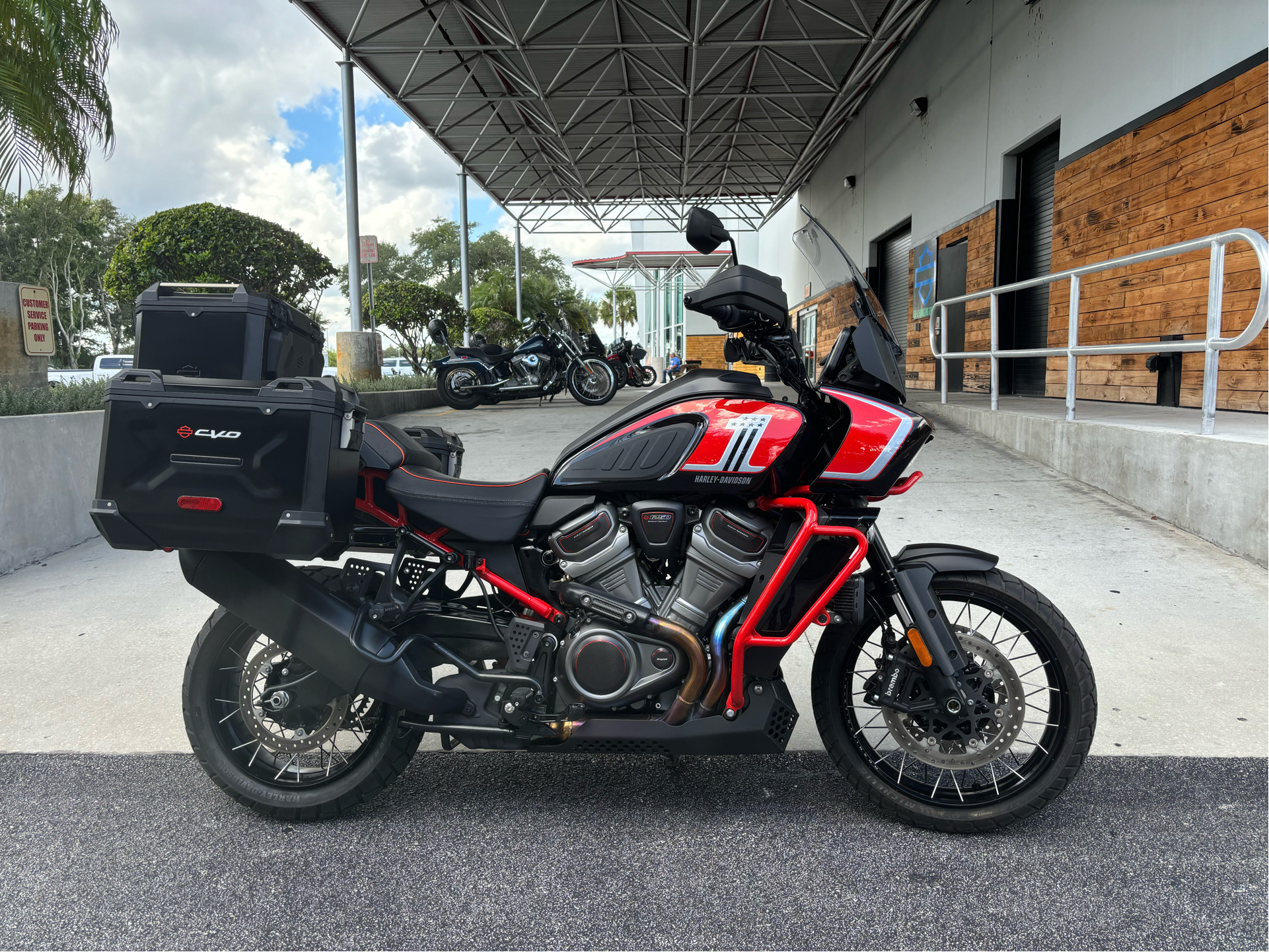 2024 Harley-Davidson CVO™ Pan America® in Sanford, Florida - Photo 1