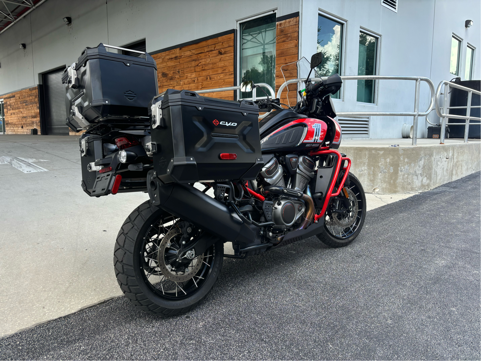 2024 Harley-Davidson CVO™ Pan America® in Sanford, Florida - Photo 6