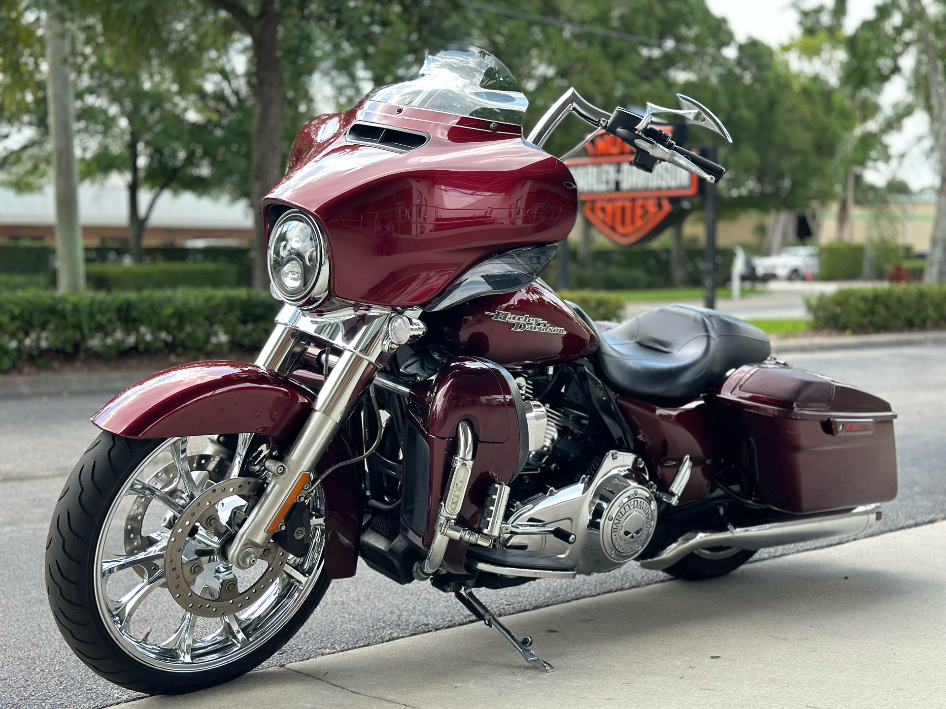 2015 Harley-Davidson Street Glide® in Sanford, Florida - Photo 9