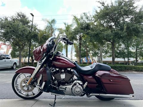 2015 Harley-Davidson Street Glide® in Sanford, Florida - Photo 10