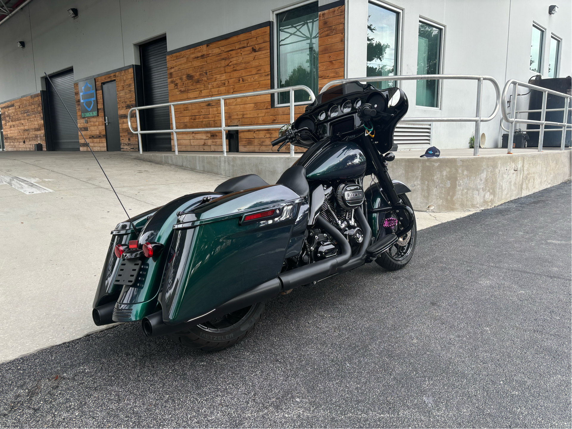 2021 Harley-Davidson Street Glide® Special in Sanford, Florida - Photo 6