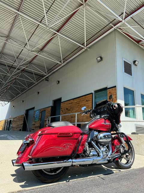 2018 Harley-Davidson Street Glide® in Sanford, Florida - Photo 3