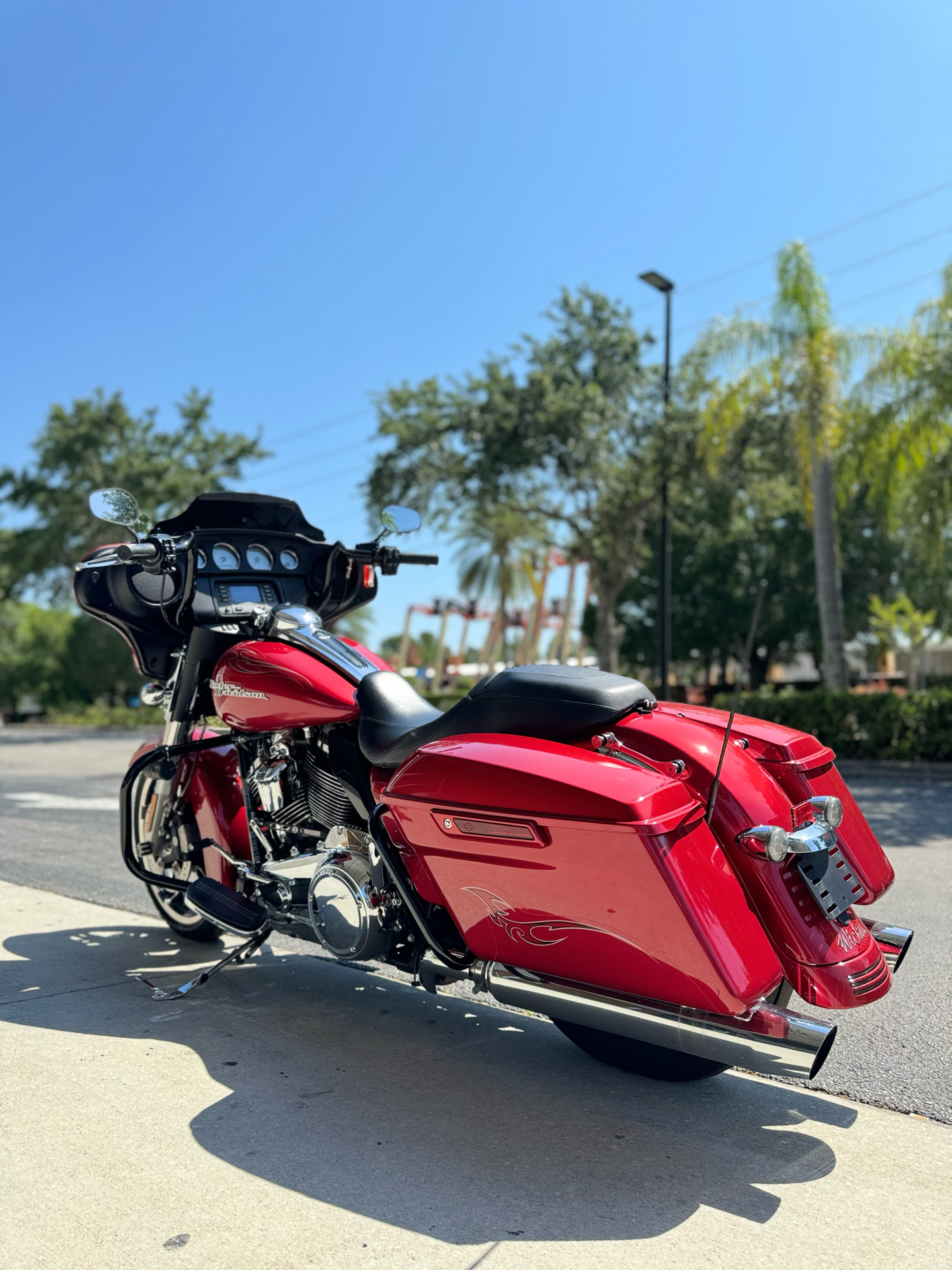 2018 Harley-Davidson Street Glide® in Sanford, Florida - Photo 4
