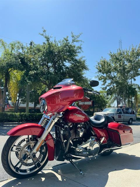 2018 Harley-Davidson Street Glide® in Sanford, Florida - Photo 5