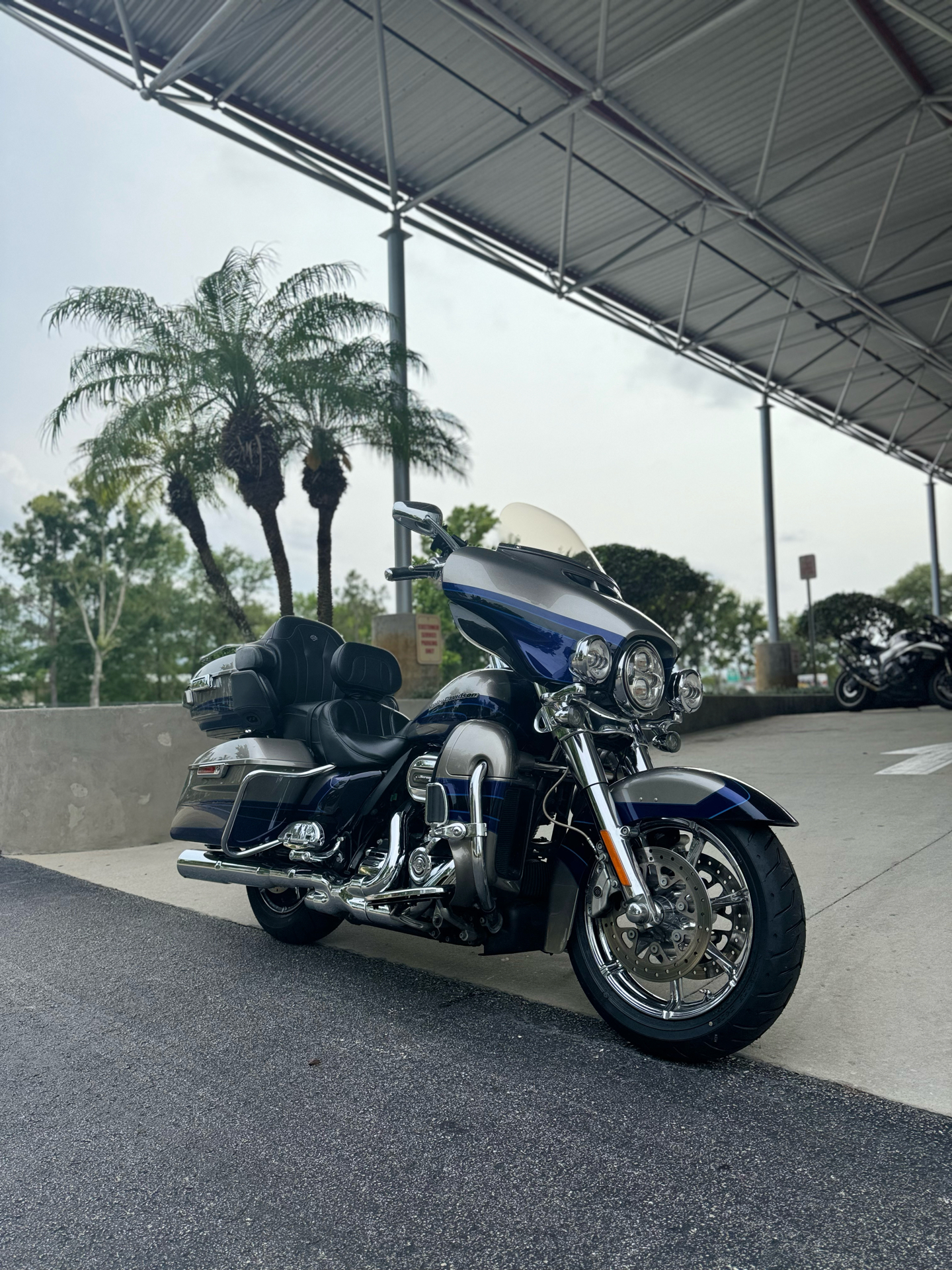 2017 Harley-Davidson CVO™ Limited in Sanford, Florida - Photo 3