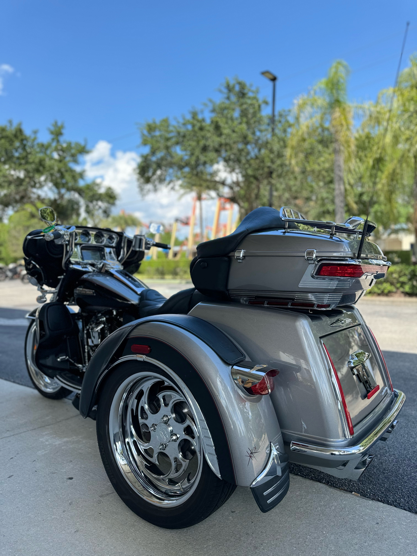2017 Harley-Davidson Tri Glide® Ultra in Sanford, Florida - Photo 6