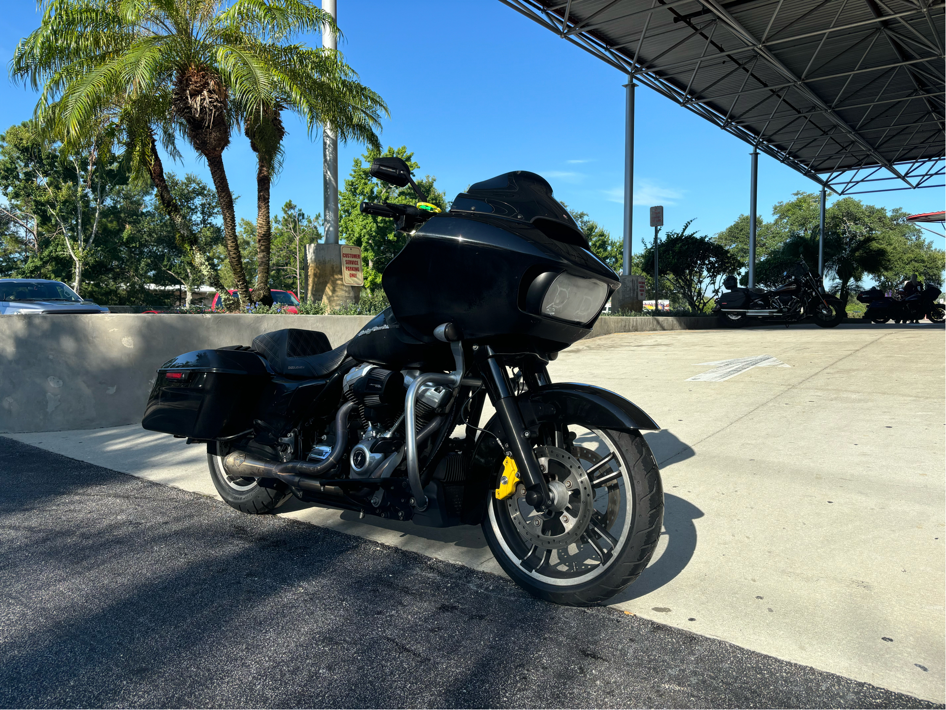 2017 Harley-Davidson Road Glide® Special in Sanford, Florida - Photo 2
