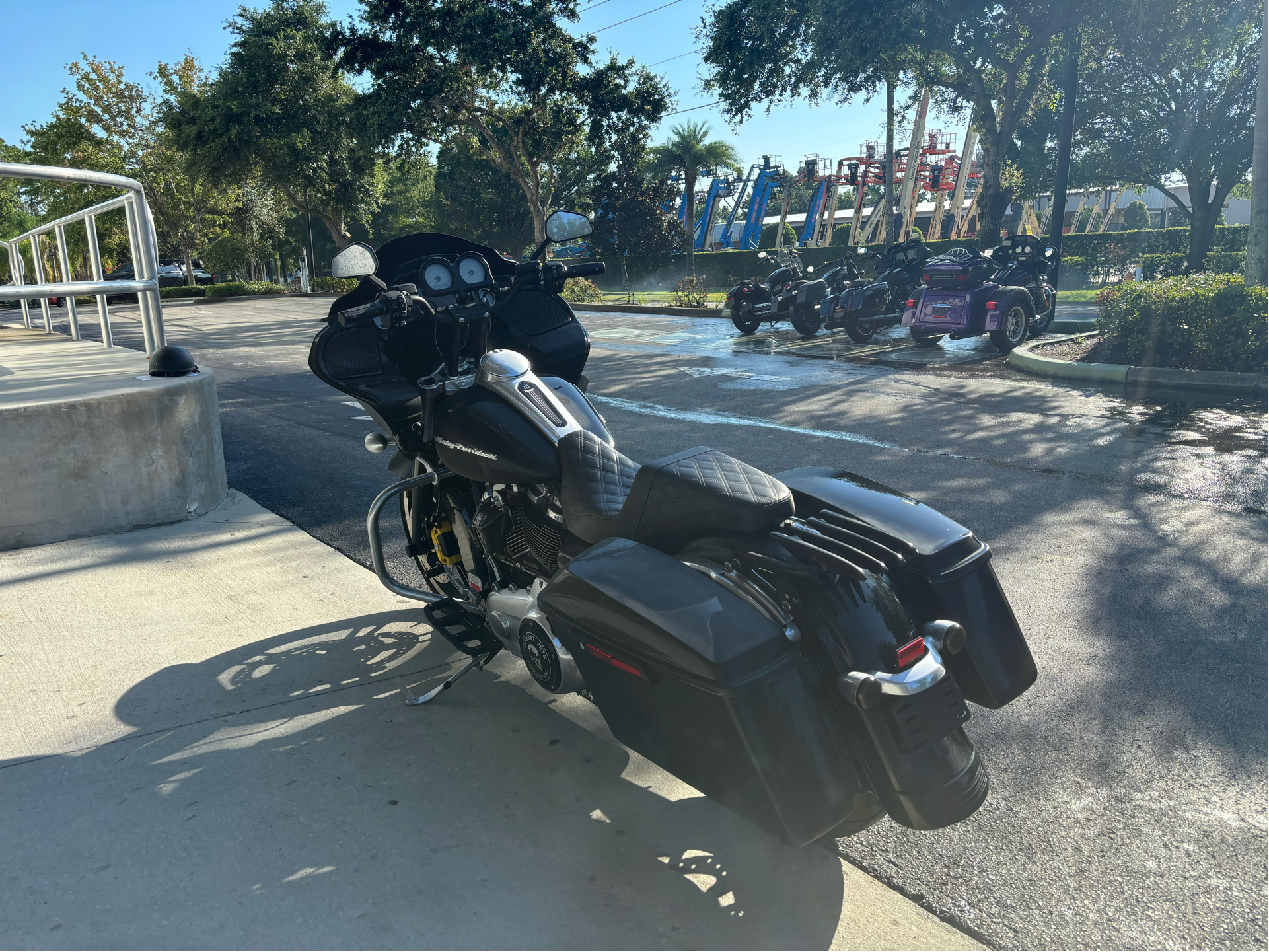 2017 Harley-Davidson Road Glide® Special in Sanford, Florida - Photo 5