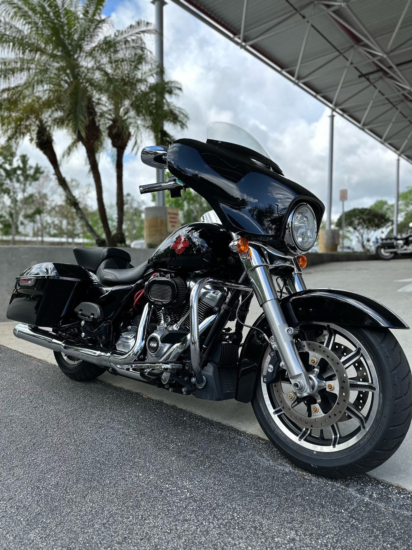 2021 Harley-Davidson Electra Glide® Standard in Sanford, Florida - Photo 2