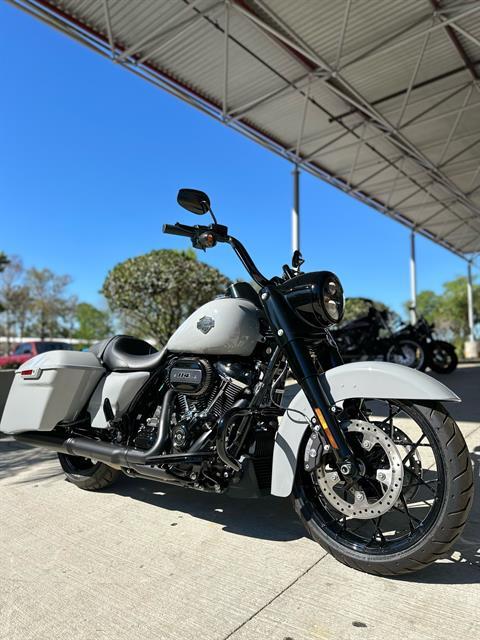 2024 Harley-Davidson Road King® Special in Sanford, Florida - Photo 2