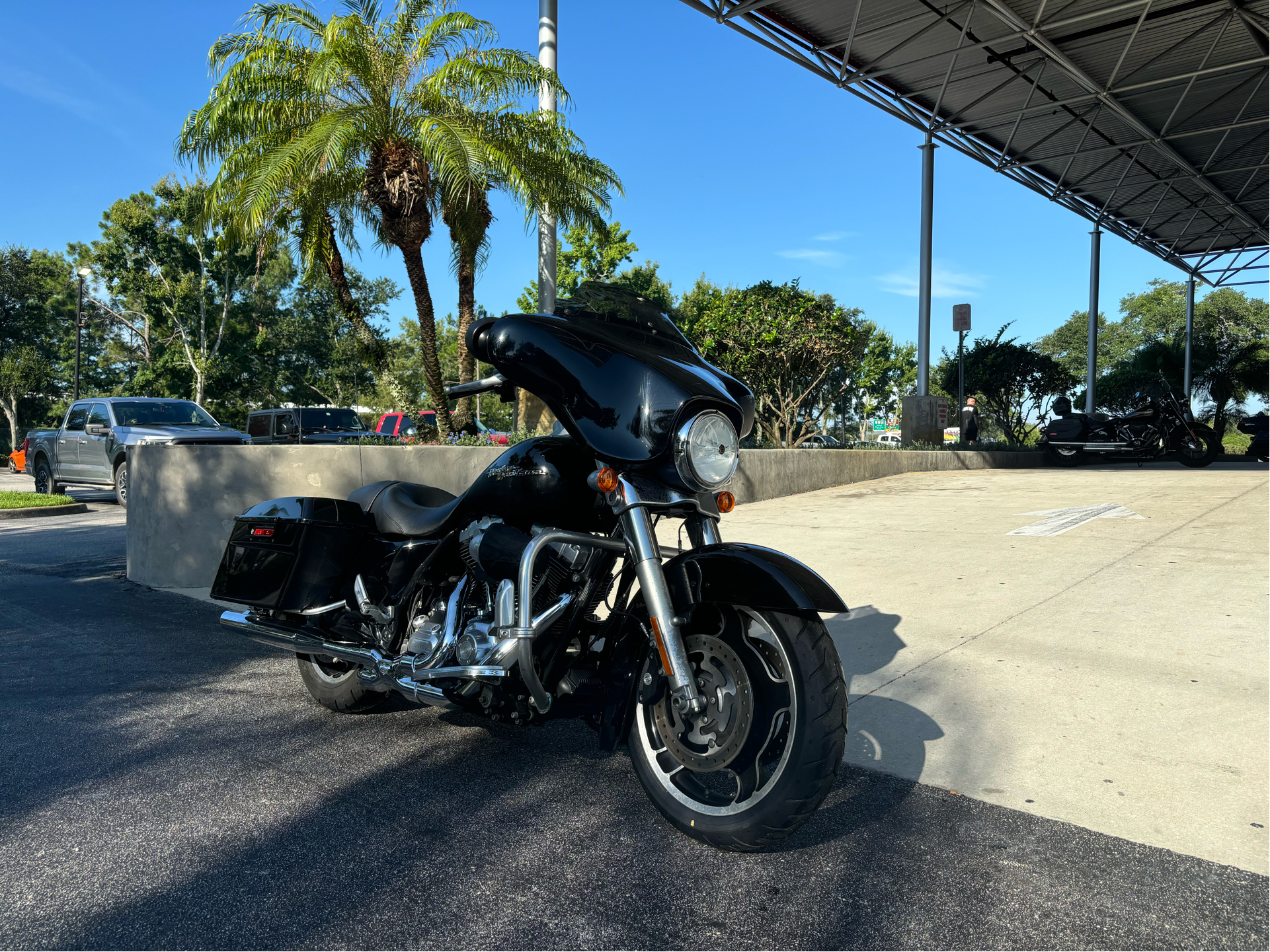 2010 Harley-Davidson Street Glide® in Sanford, Florida - Photo 2