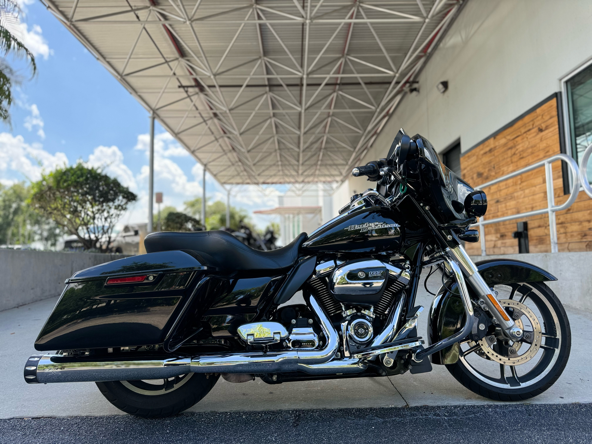 2017 Harley-Davidson Street Glide® Special in Sanford, Florida - Photo 1