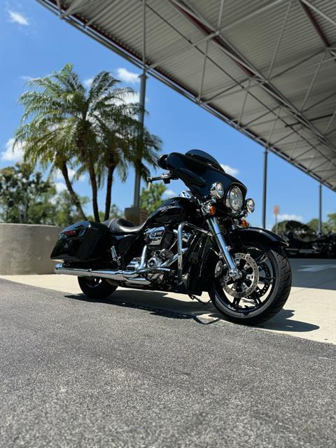 2017 Harley-Davidson Street Glide® Special in Sanford, Florida - Photo 2