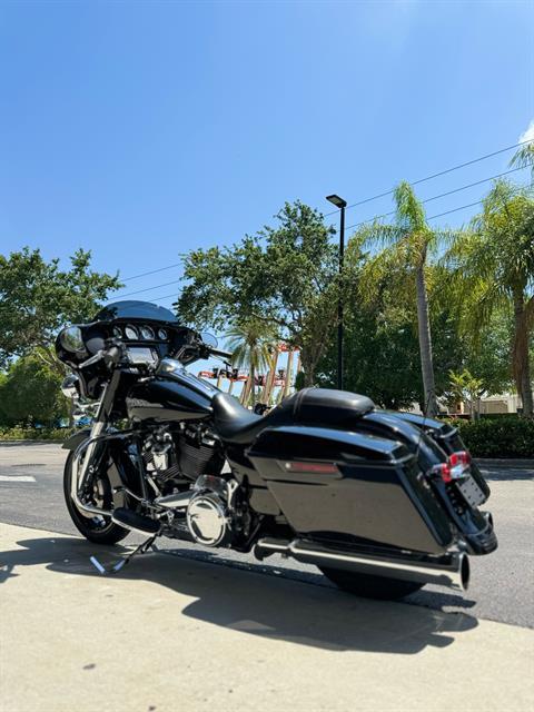 2017 Harley-Davidson Street Glide® Special in Sanford, Florida - Photo 4