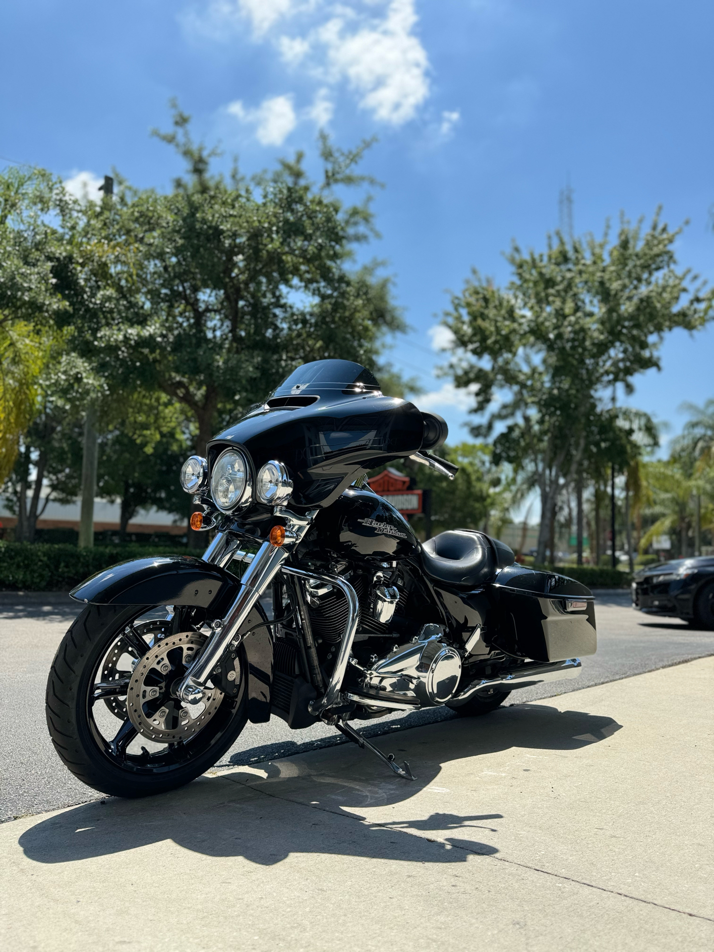 2017 Harley-Davidson Street Glide® Special in Sanford, Florida - Photo 5