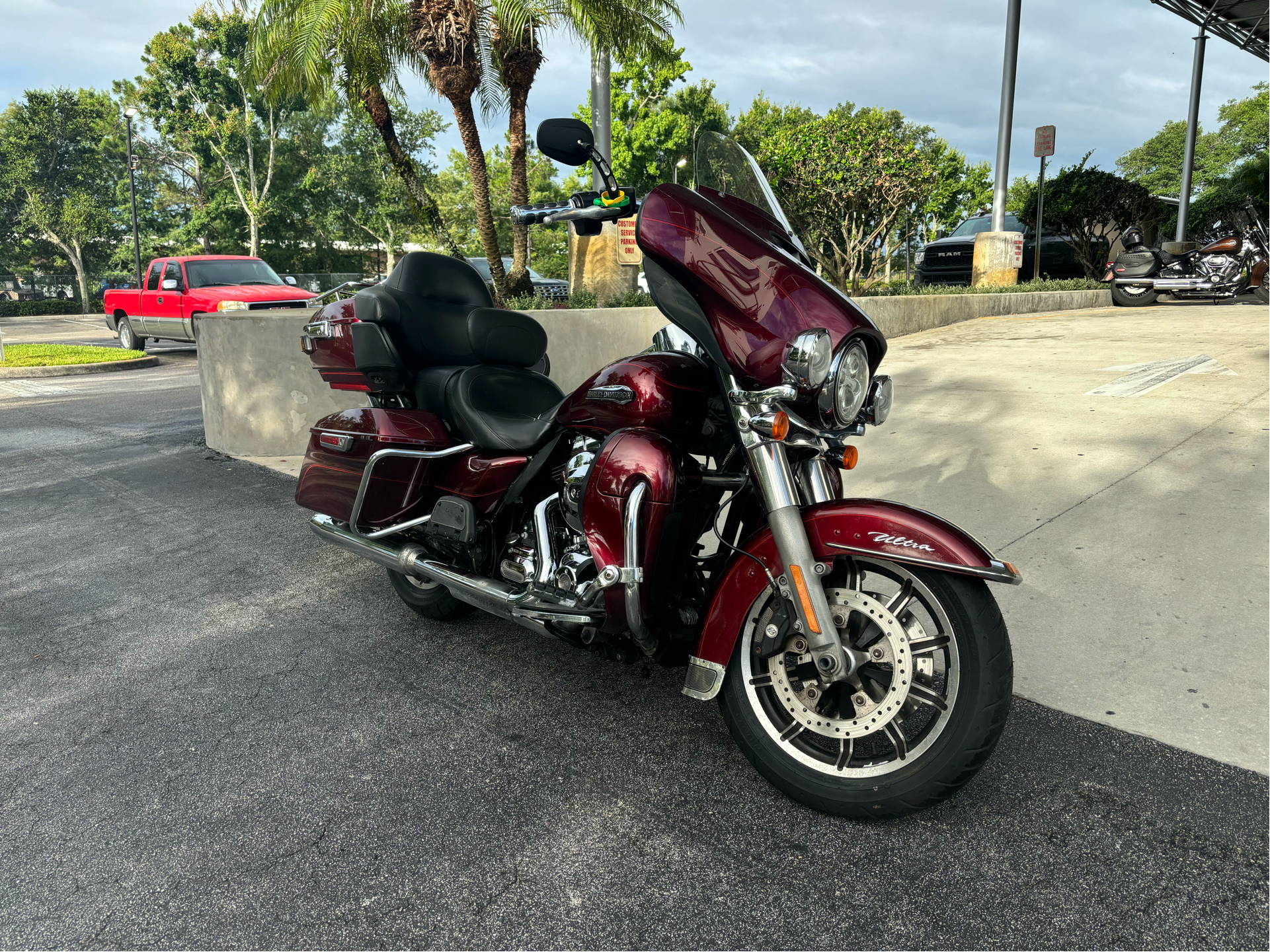 2015 Harley-Davidson Electra Glide® Ultra Classic® in Sanford, Florida - Photo 2