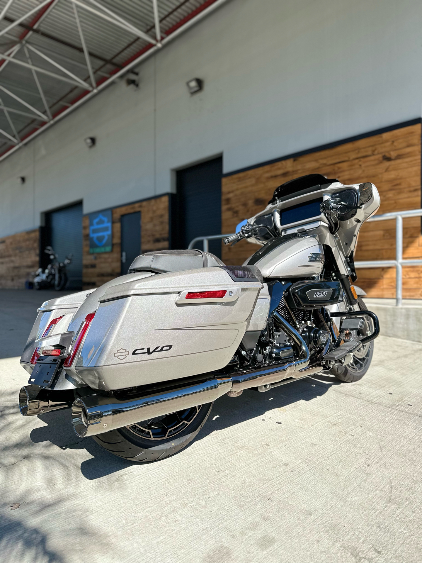 2023 Harley-Davidson CVO™ Street Glide® in Sanford, Florida - Photo 3