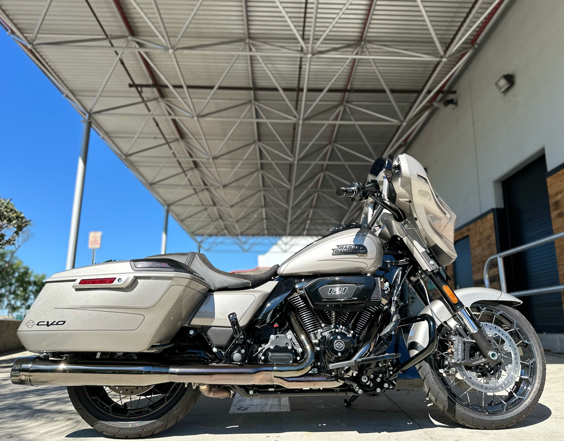 2023 Harley-Davidson CVO™ Street Glide® in Sanford, Florida - Photo 1