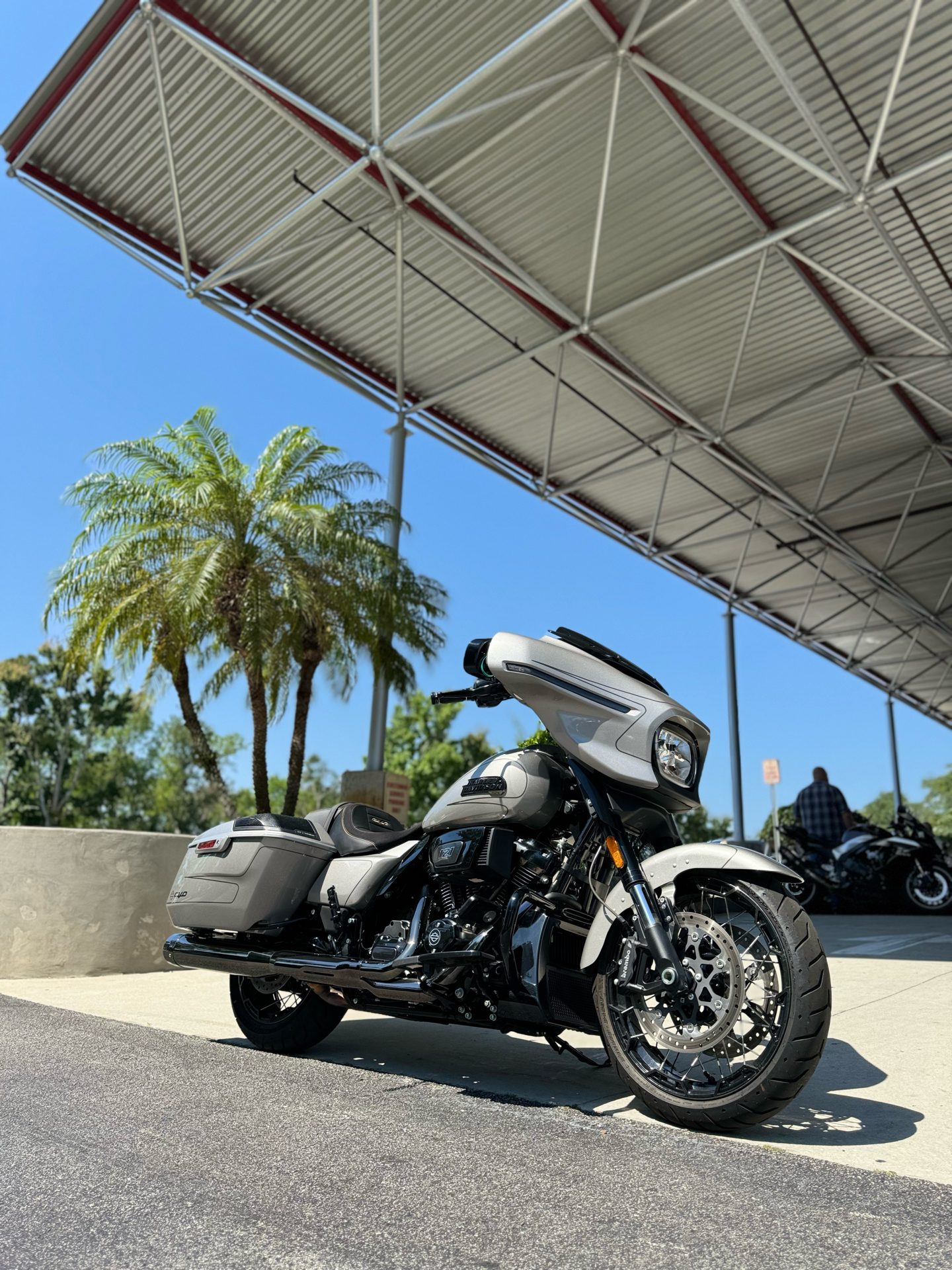 2023 Harley-Davidson CVO™ Street Glide® in Sanford, Florida - Photo 2