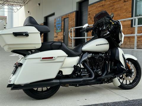 2018 Harley-Davidson Street Glide® Special in Sanford, Florida - Photo 5