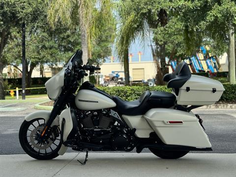 2018 Harley-Davidson Street Glide® Special in Sanford, Florida - Photo 8