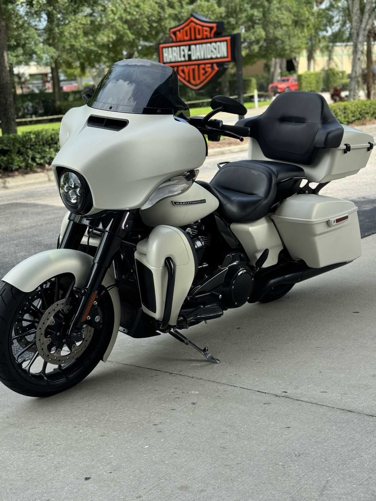 2018 Harley-Davidson Street Glide® Special in Sanford, Florida - Photo 9