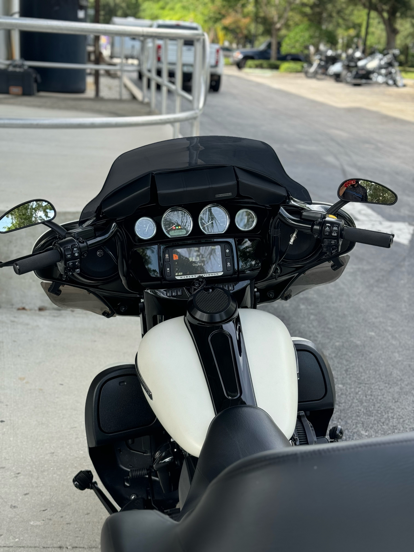 2018 Harley-Davidson Street Glide® Special in Sanford, Florida - Photo 11