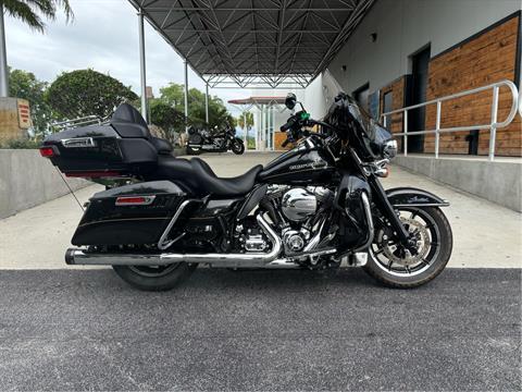 2016 Harley-Davidson Ultra Limited Low in Sanford, Florida - Photo 1