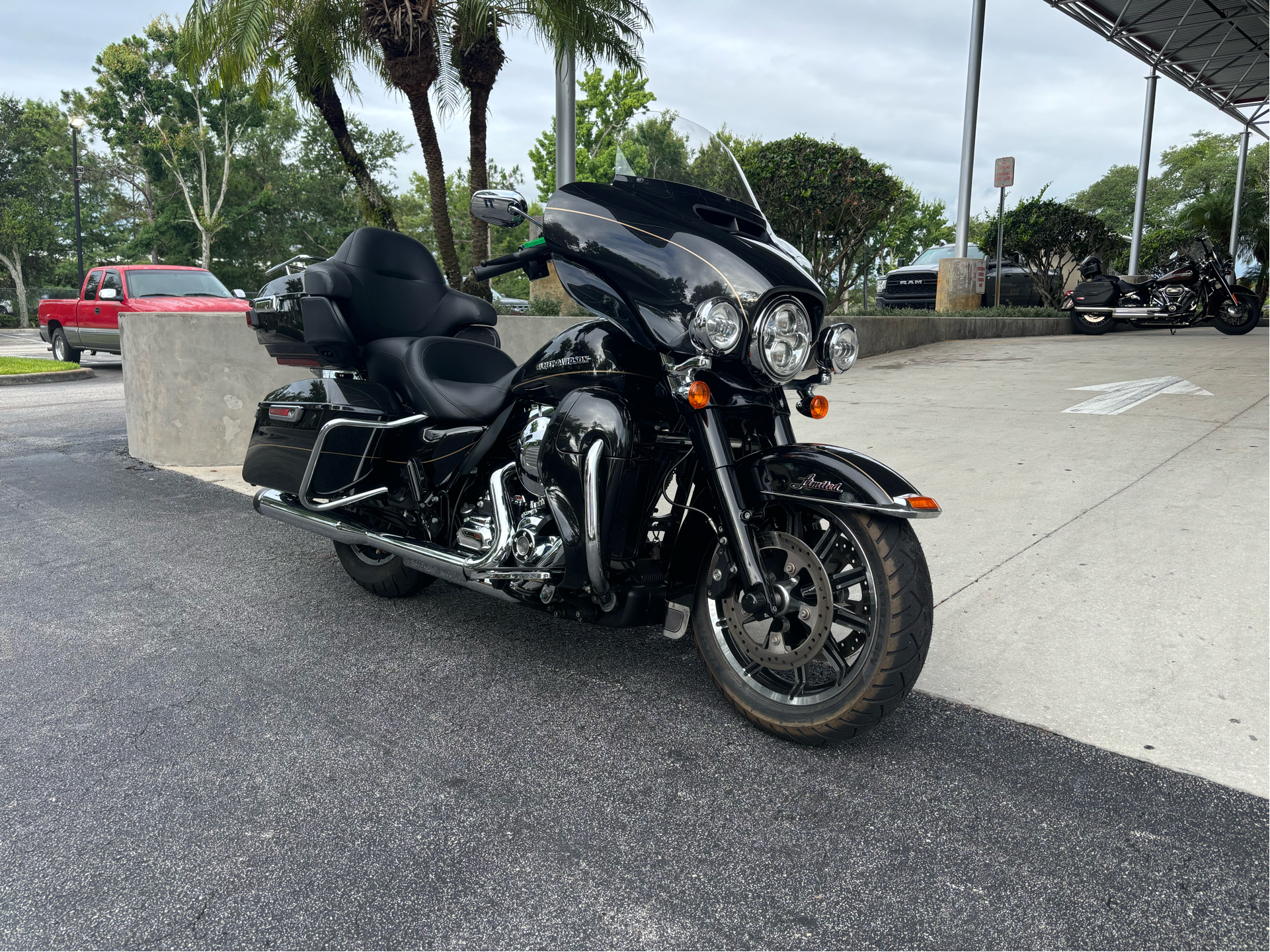 2016 Harley-Davidson Ultra Limited Low in Sanford, Florida - Photo 2