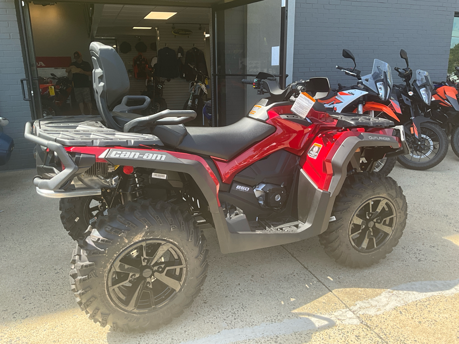 2024 Can-Am Outlander MAX XT 850 in Durham, North Carolina - Photo 2