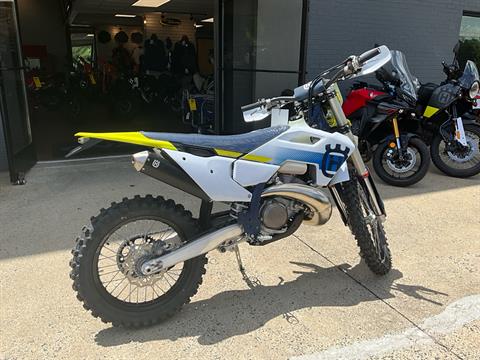 2024 Husqvarna TE 250 in Durham, North Carolina - Photo 2